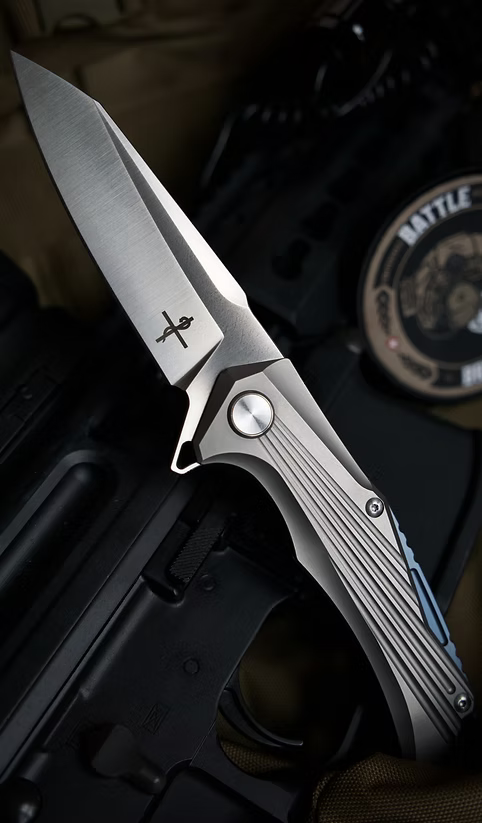 Messer D2 Einheitssanitäter